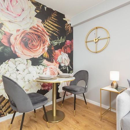 City Center Apartment Near The Vistula By Noclegi Renters Varsovie Extérieur photo